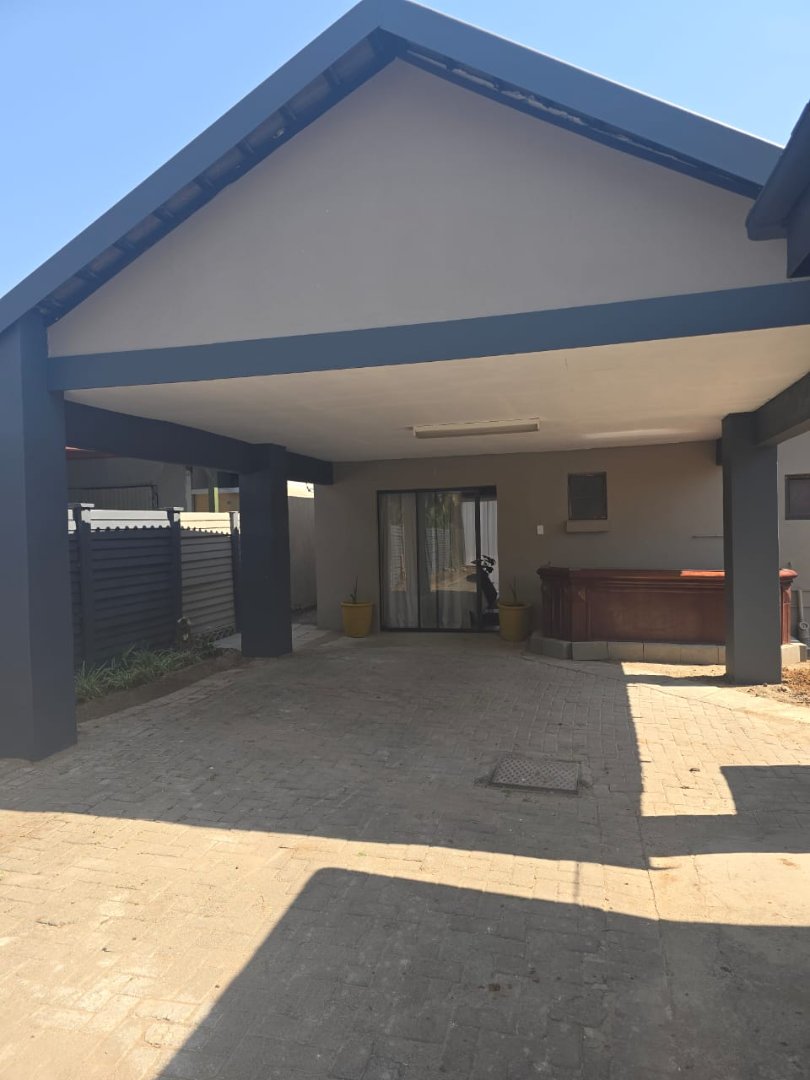 5 Bedroom Property for Sale in Noordhoek Free State